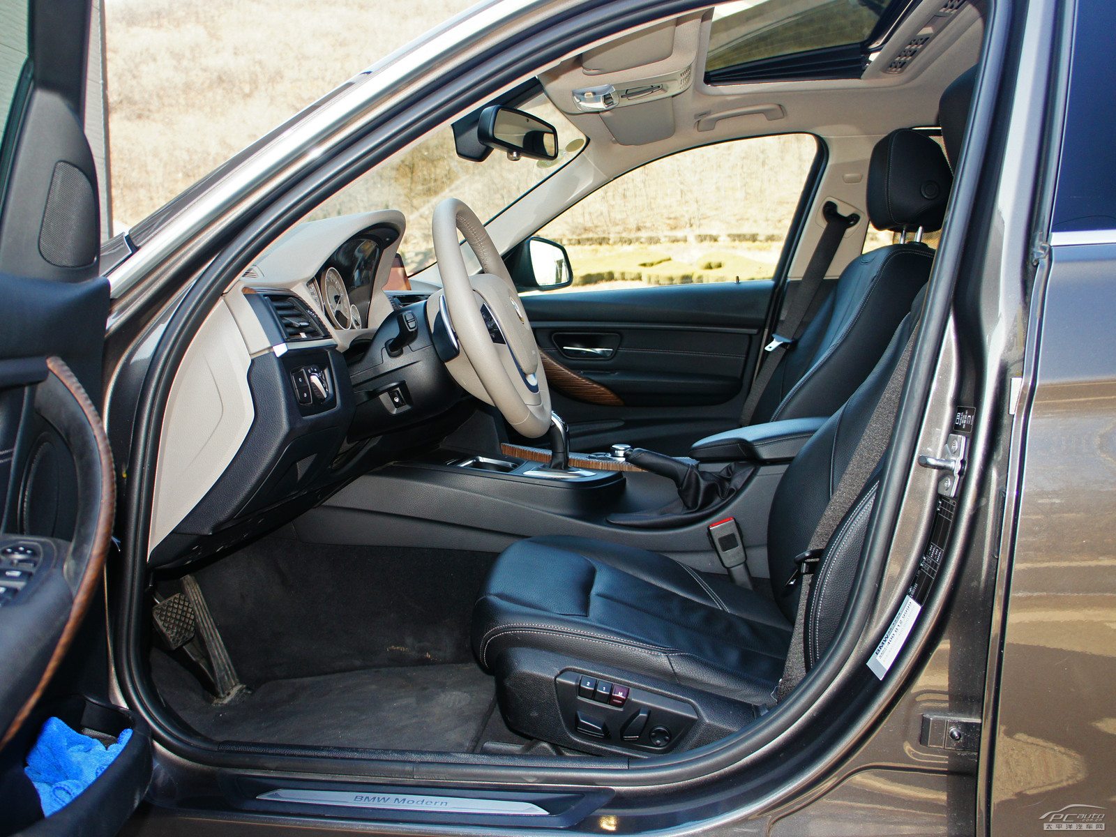 寶馬3系空間高清大圖