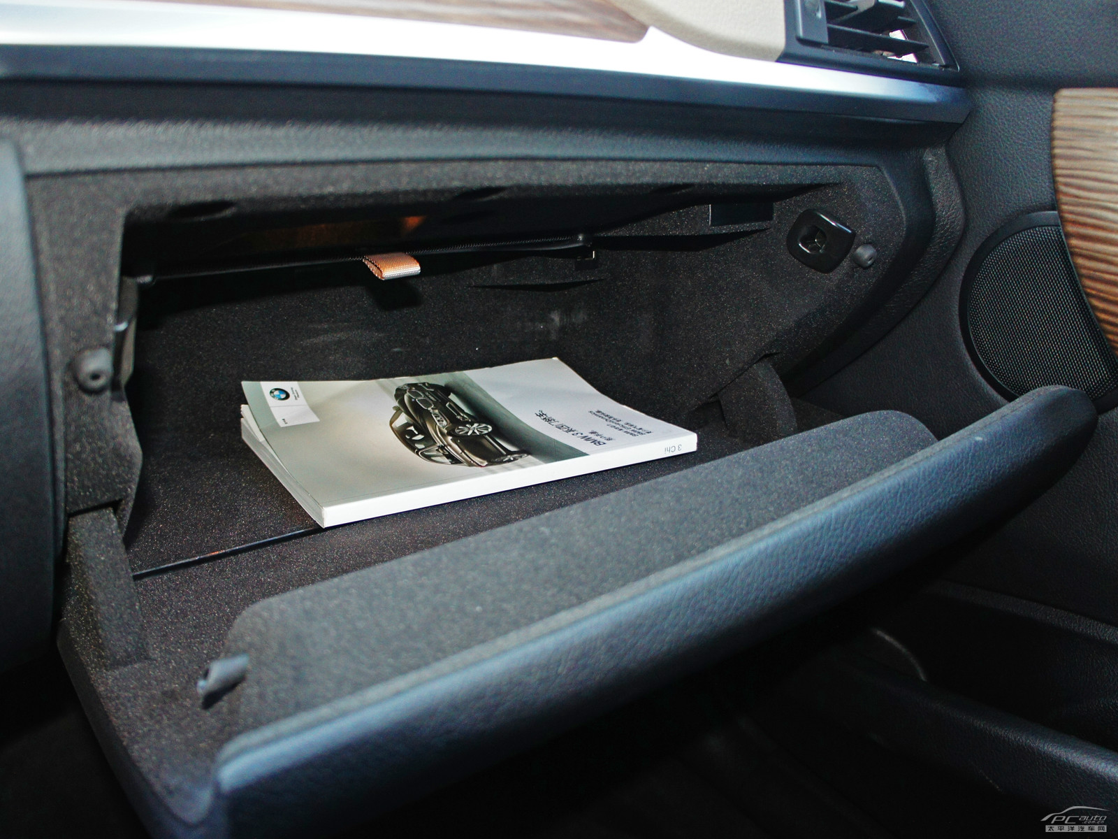 寶馬3系空間高清大圖