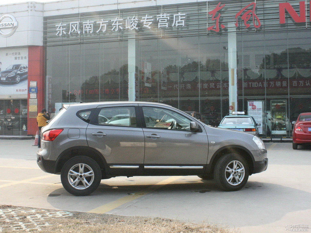 翡麗灰逍客整車外觀外觀圖片