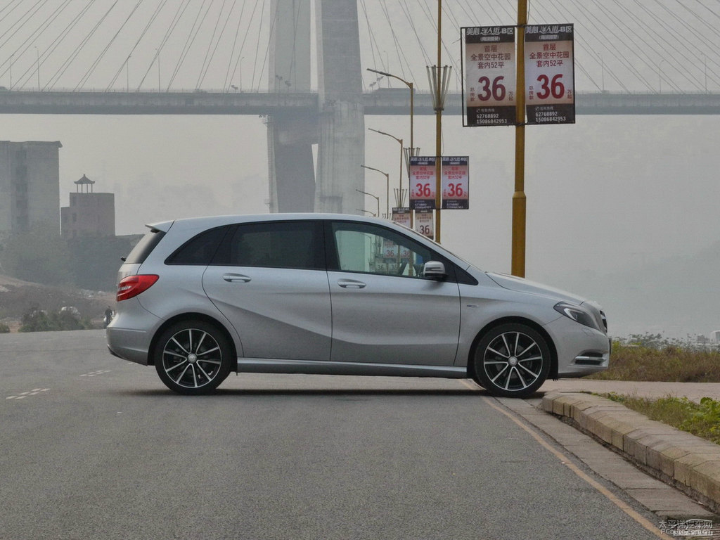 北極銀奔馳B級(jí)整車外觀外觀圖片