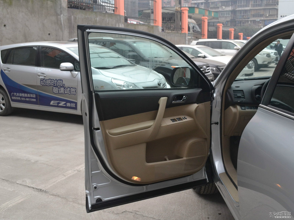 水晶銀漢蘭達(dá)車廂內(nèi)飾圖片