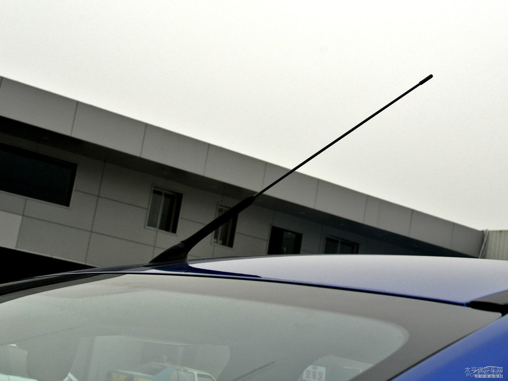情調(diào)藍(lán)翼搏車(chē)身外觀圖片