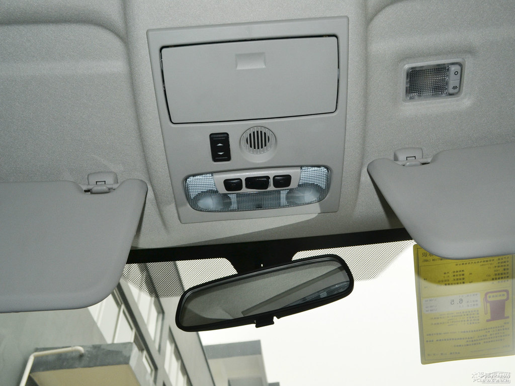 情調(diào)藍(lán)翼搏車廂內(nèi)飾圖片