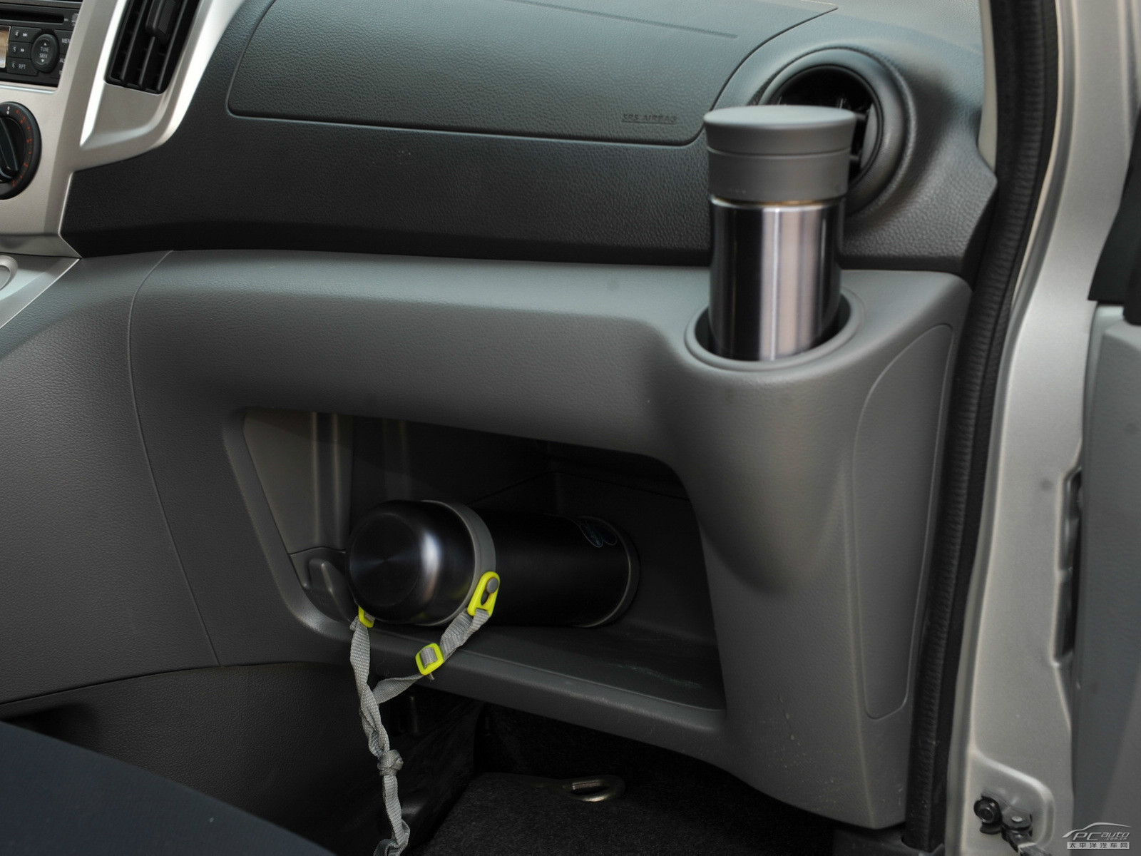 日產(chǎn)NV200空間高清大圖