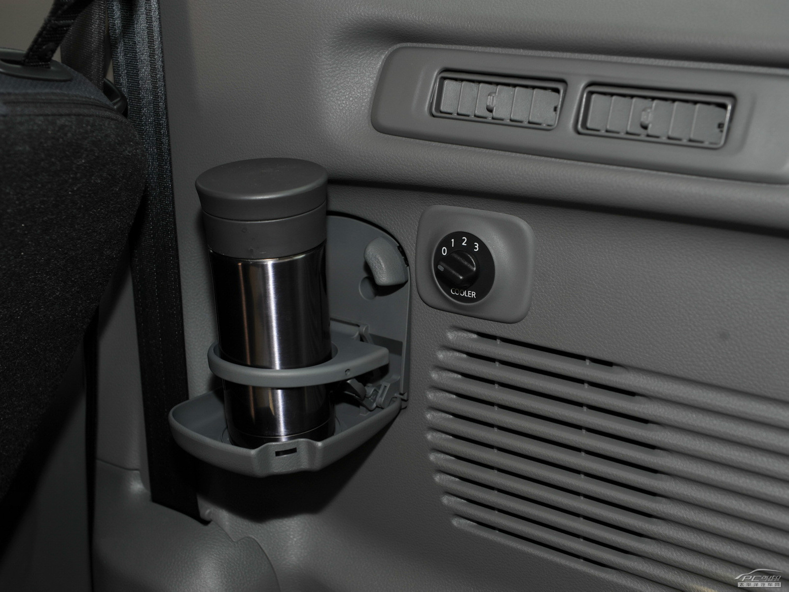 日產(chǎn)NV200空間高清大圖