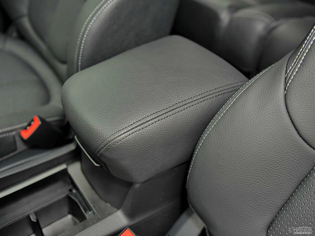 ɰ׼{ǽݴ7 SUV΃(ni)DƬ