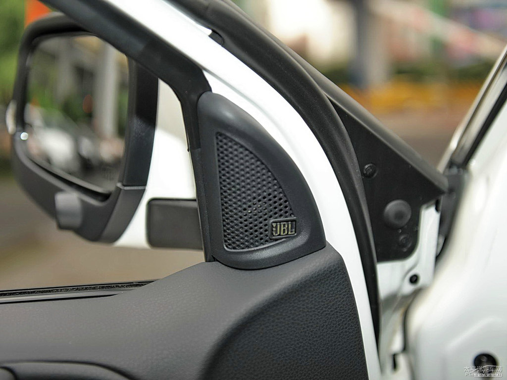 ɰ׼{ǽݴ7 SUV܇(ni)DƬ
