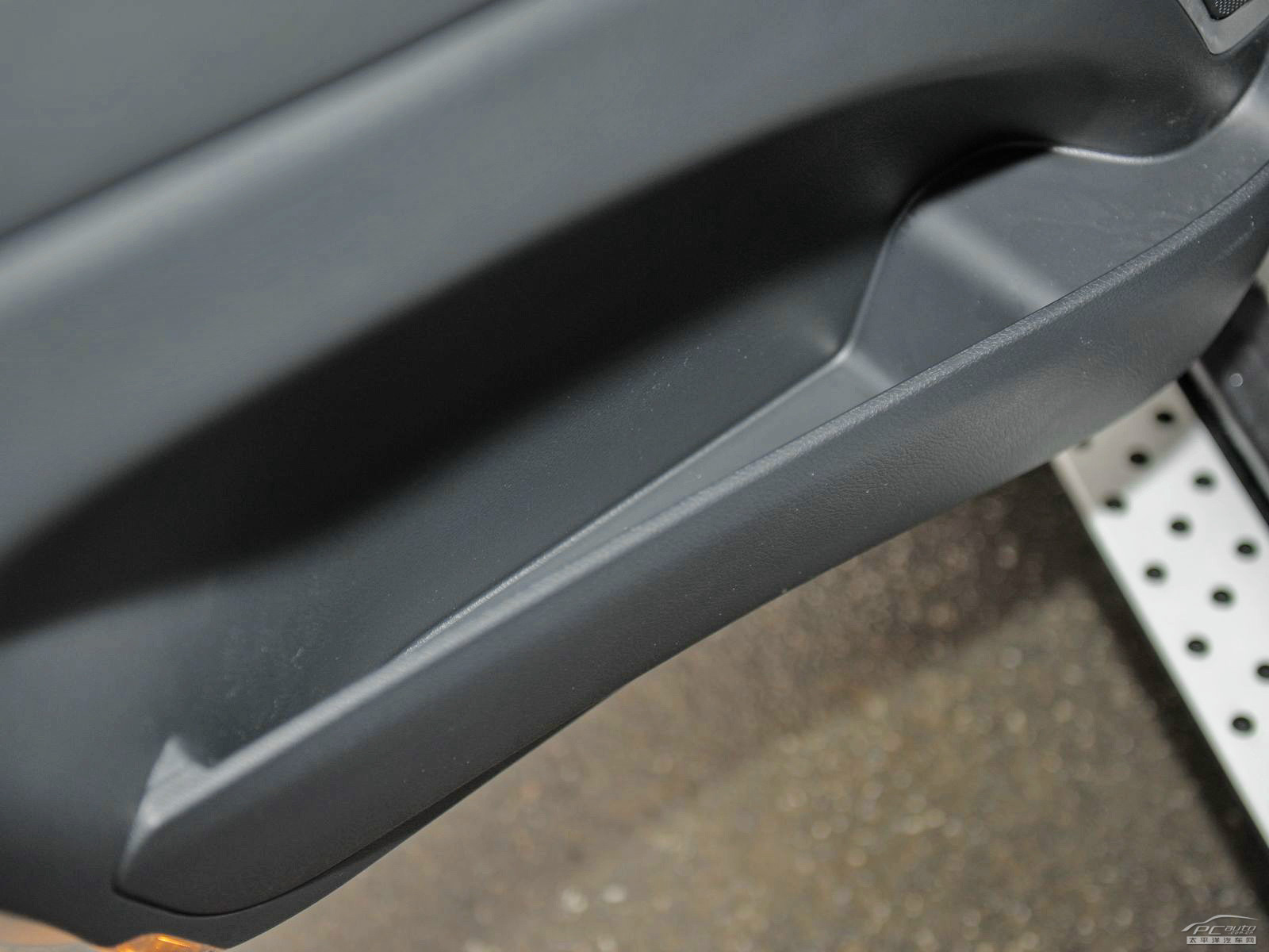 納智捷大7 SUV空間高清大圖