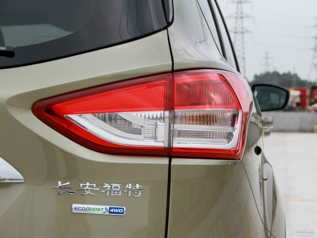 琥珀金翼虎車尾外觀圖片