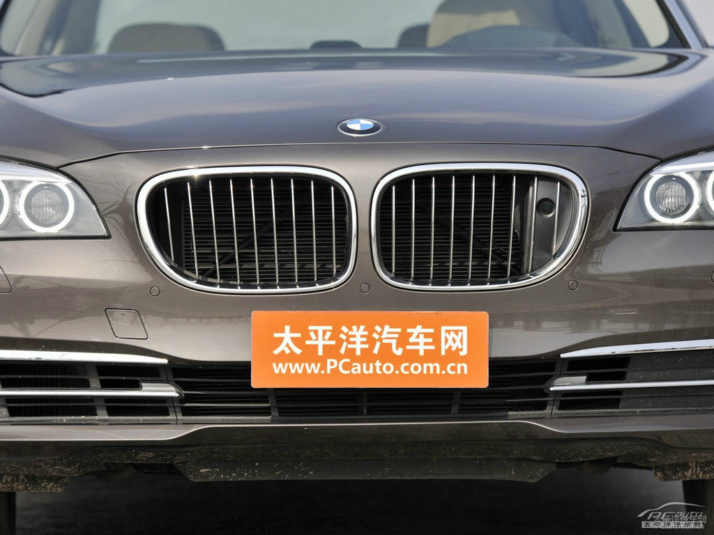 哈瓦那灰寶馬7系車頭外觀圖片