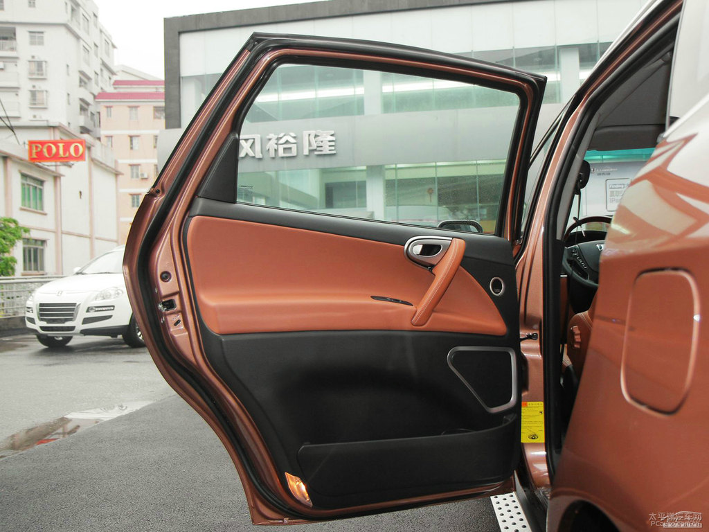 Kȼ{ǽݴ7 SUV܇(ni)DƬ