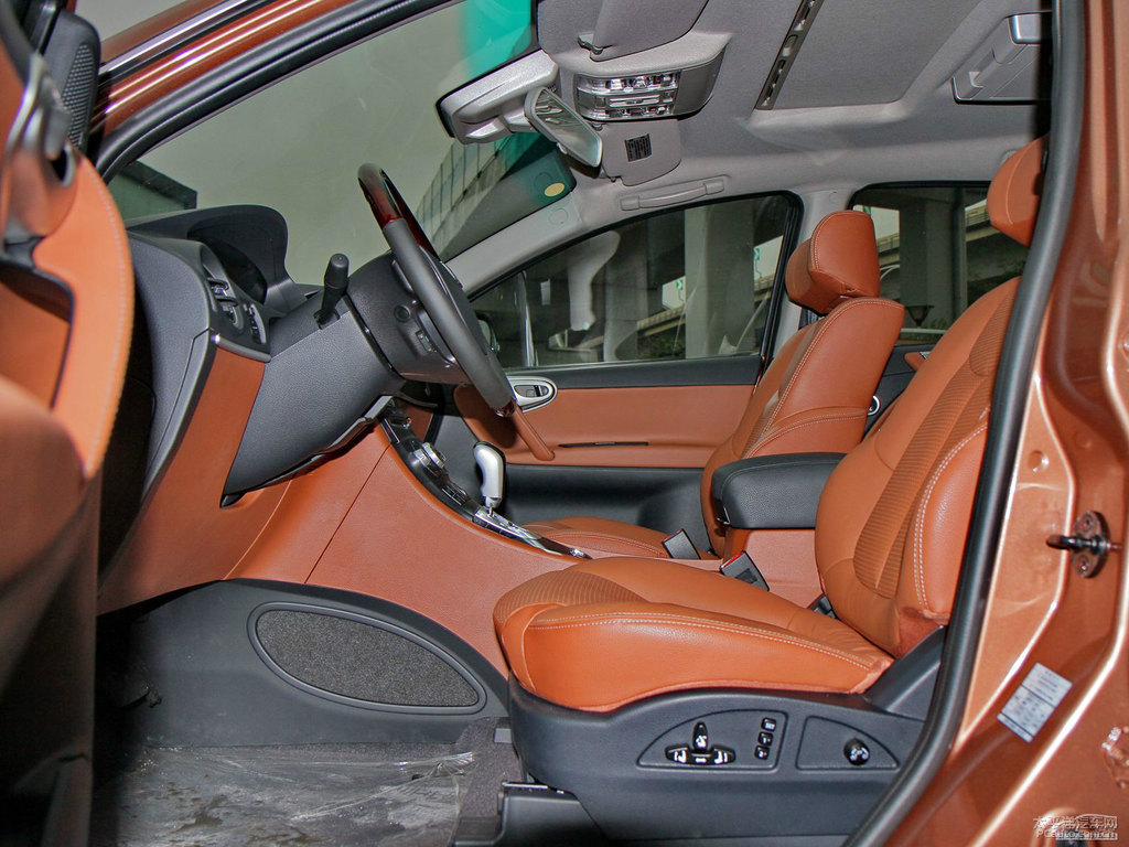 Kȼ{ǽݴ7 SUV{˿ggDƬ