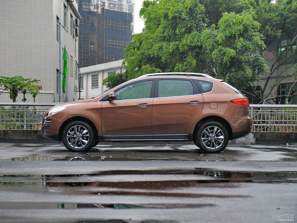 Kȼ{ǽݴ7 SUV܇^^DƬ