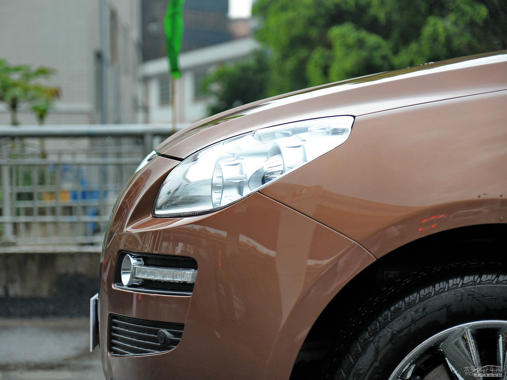 Kȼ{ǽݴ7 SUV܇^^DƬ