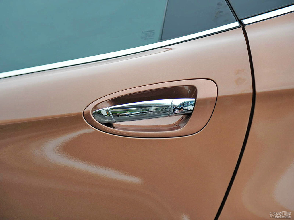 Kȼ{ǽݴ7 SUV܇^DƬ
