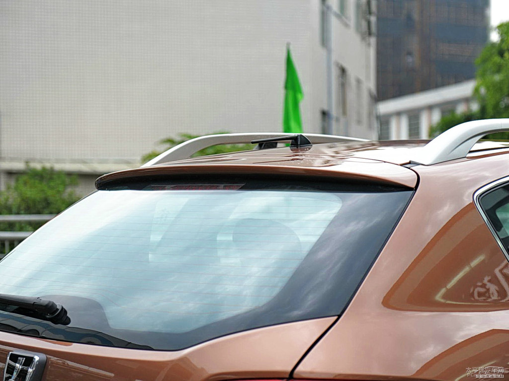 Kȼ{ǽݴ7 SUV܇^DƬ