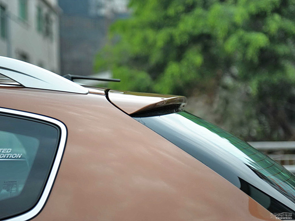 Kȼ{ǽݴ7 SUV܇^DƬ