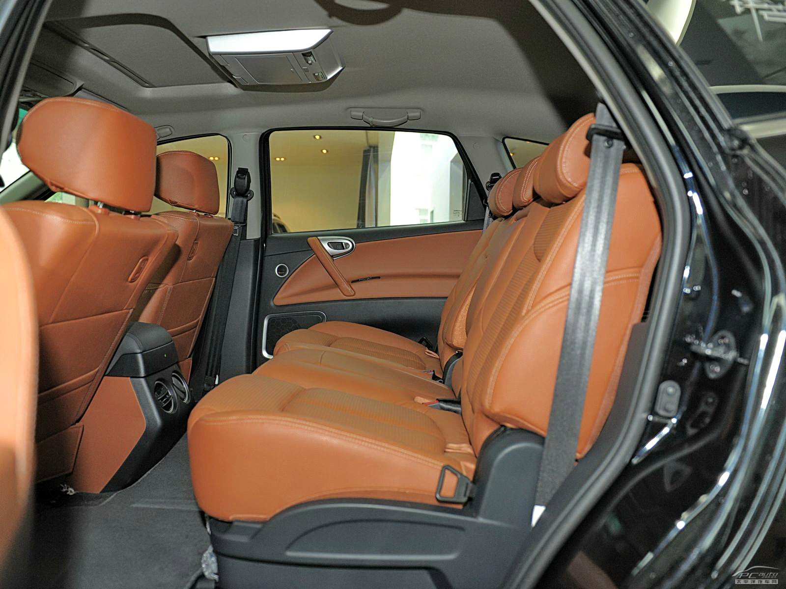 納智捷大7 SUV空間高清大圖