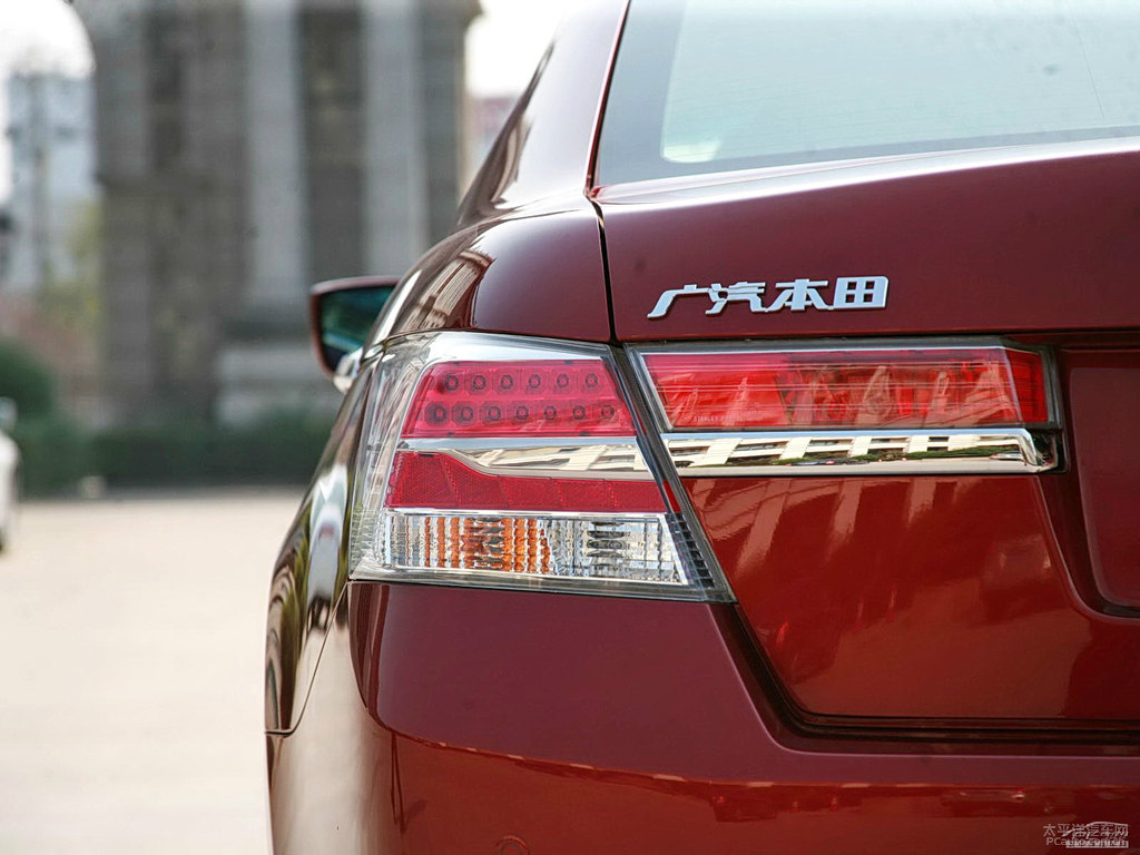探戈紅雅閣車尾外觀圖片
