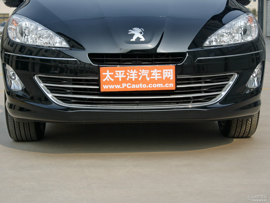 碳晶黑標致408車頭外觀圖片