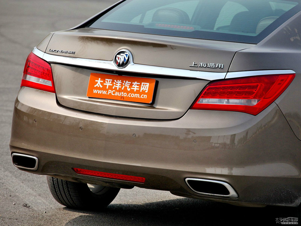 托帕石棕君越車尾外觀圖片