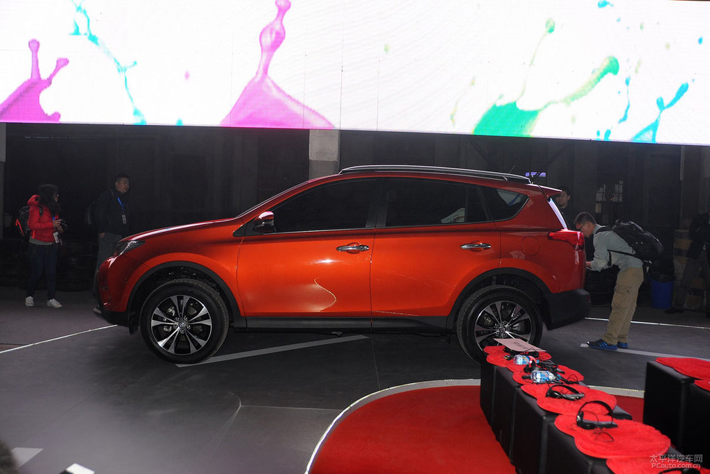 RAV4榮放圖片