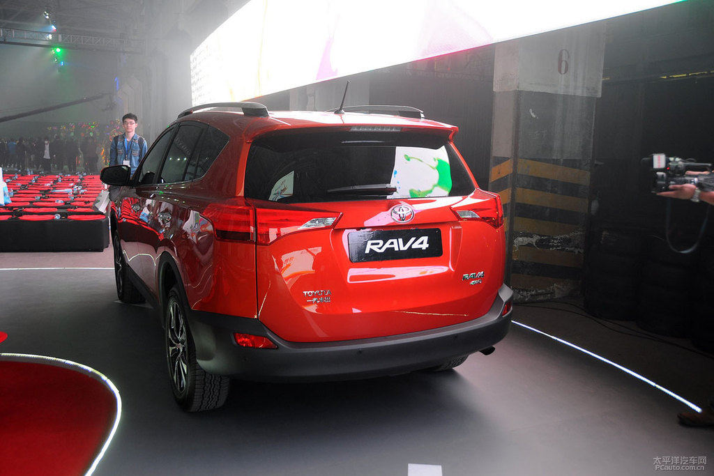 RAV4榮放圖片