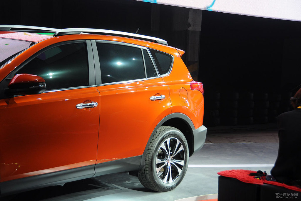 RAV4榮放圖片