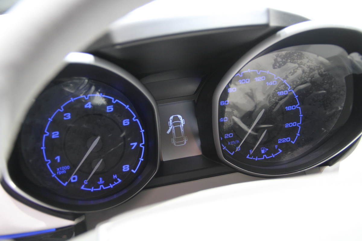 奇瑞β5車展高清大圖