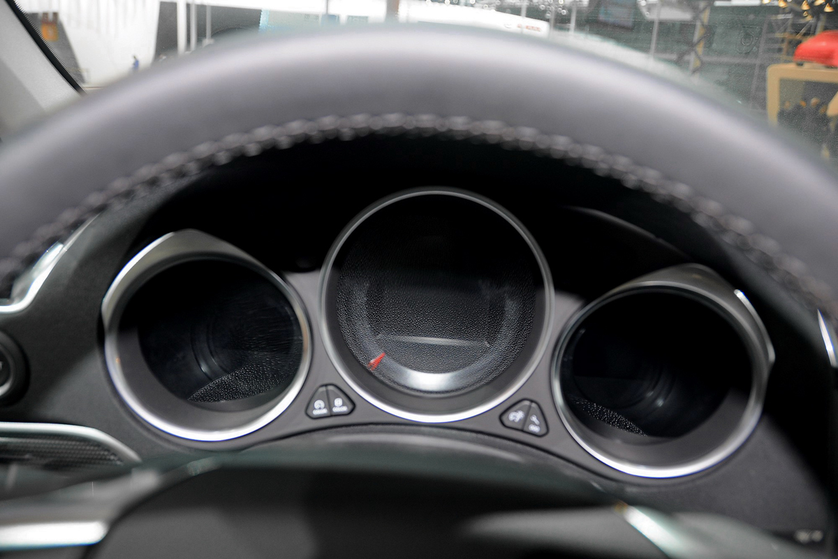 雪鐵龍C4L車(chē)展高清大圖