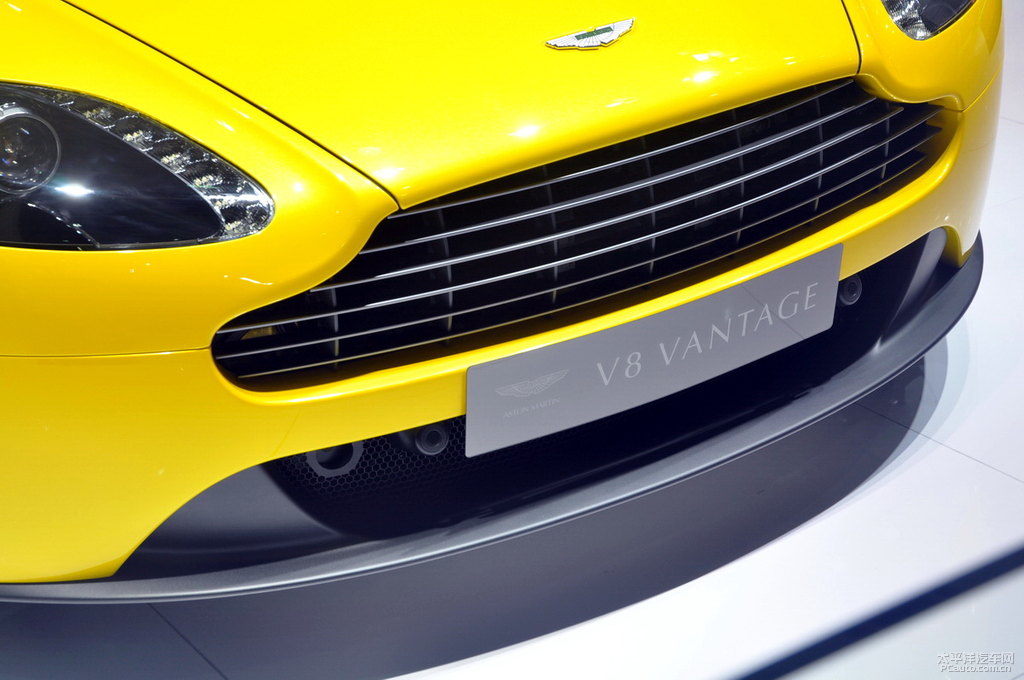 V8 VantageDƬ