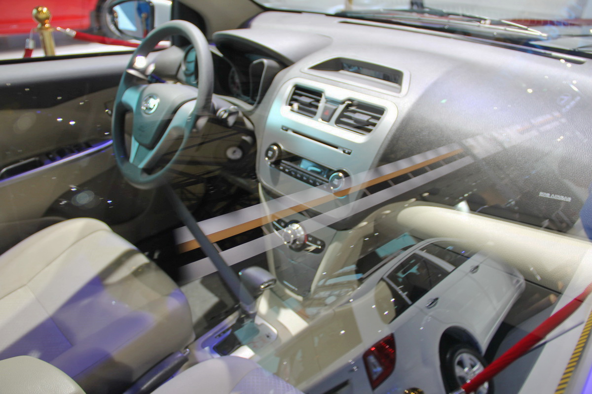 力帆530車展高清大圖