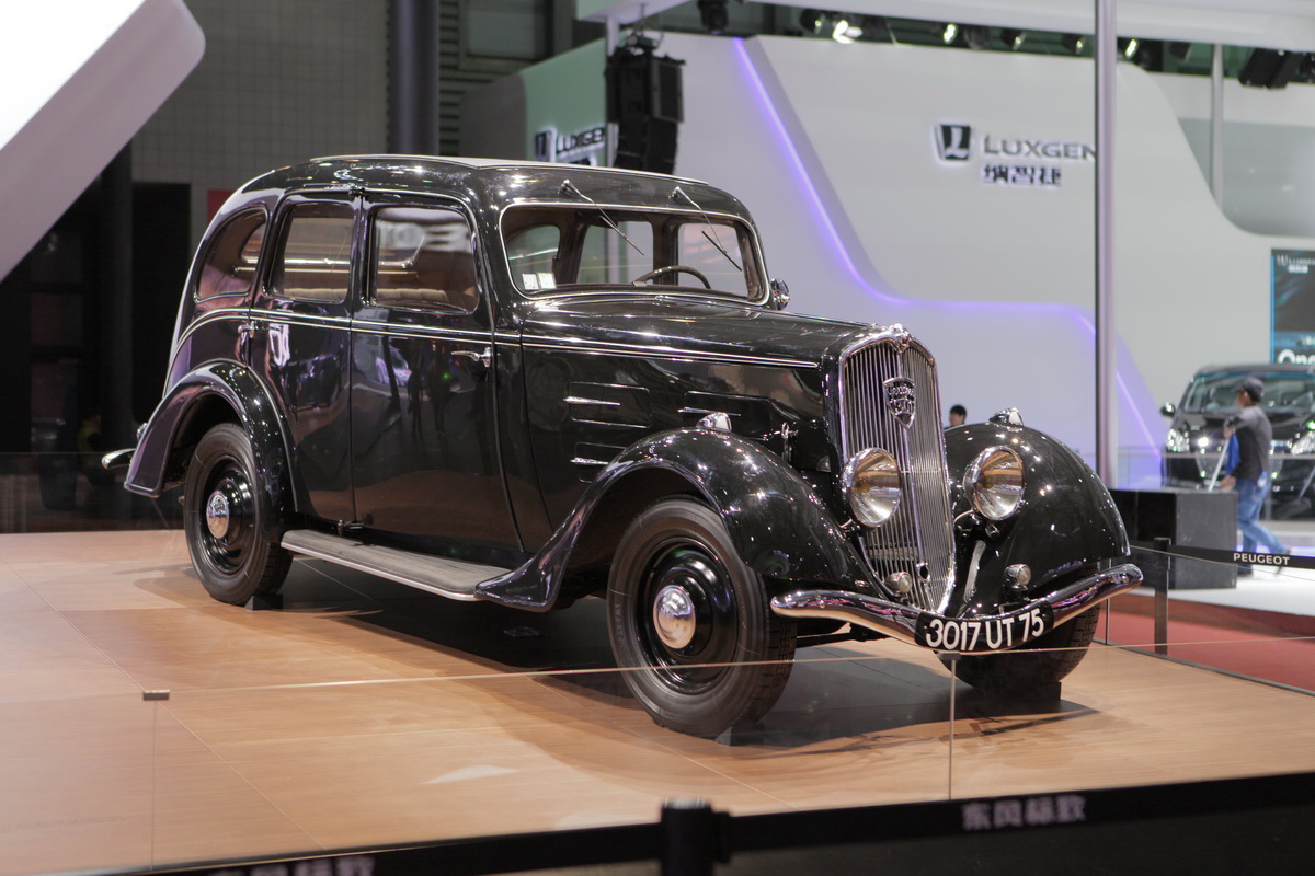 標(biāo)致301車展高清大圖