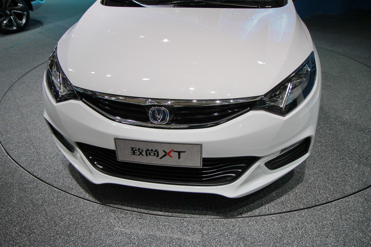 逸動XT車展高清大圖