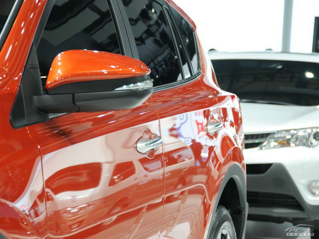 RAV4榮放外觀高清大圖