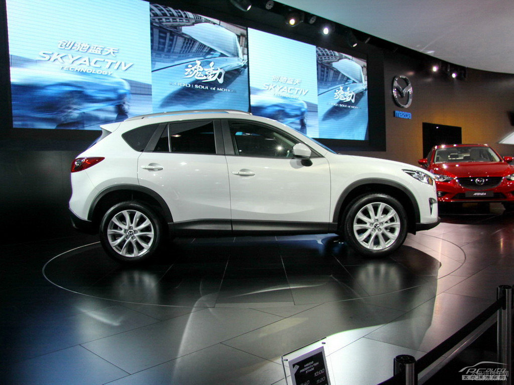 珠光白馬自達(dá)CX-5整車外觀外觀圖片
