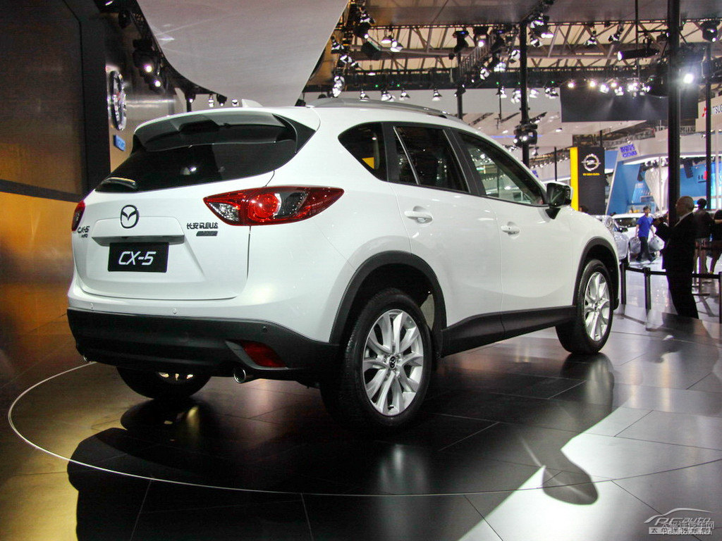 珠光白馬自達CX-5整車外觀外觀圖片