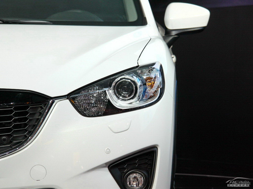 珠光白馬自達(dá)CX-5車頭外觀圖片