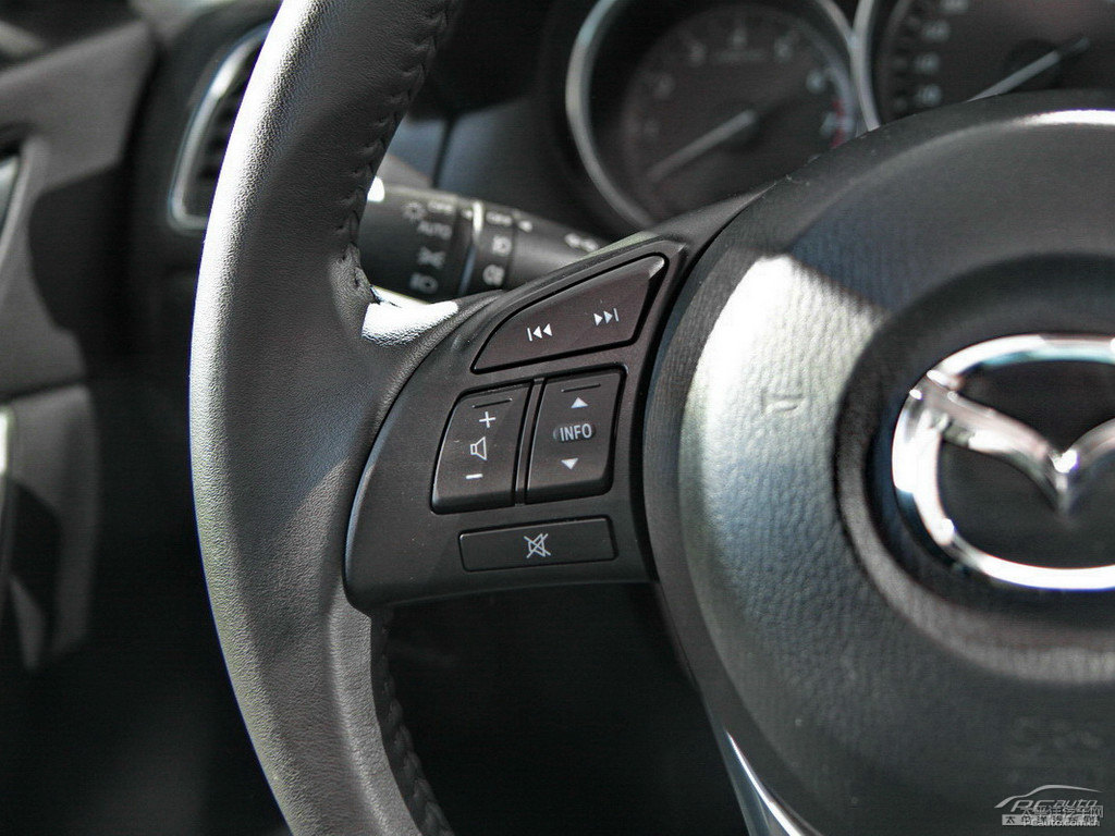珠光白馬自達(dá)CX-5中控內(nèi)飾圖片