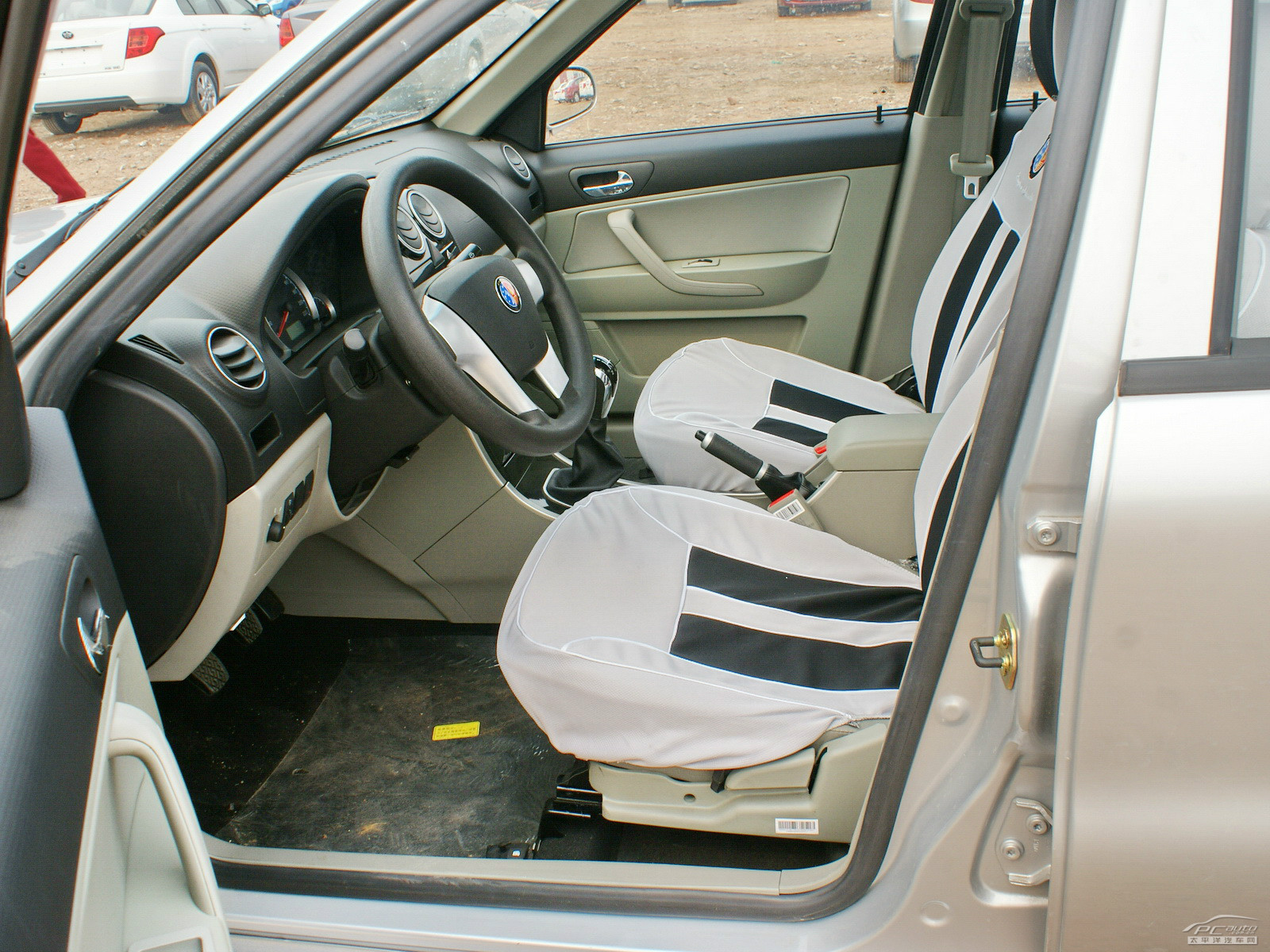 吉利SC3空間高清大圖