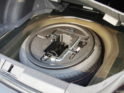 2013款 三廂 1.8L CVT尊貴型 2013款 三廂 1.8L CVT尊貴型