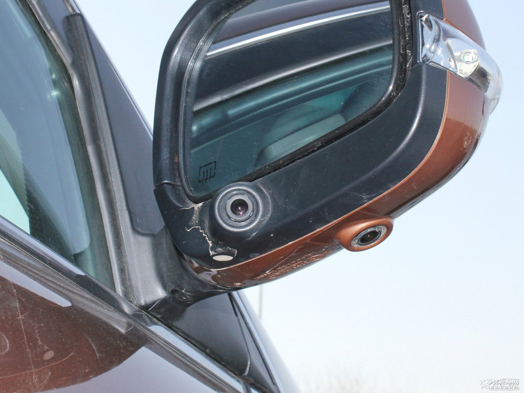 Kȼ{ǽݴ7 SUV܇^DƬ