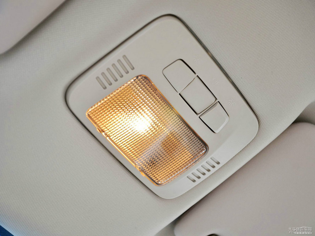 白銀灰中華H330車廂內(nèi)飾圖片
