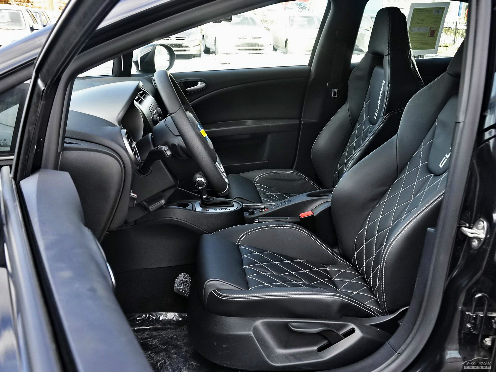 西雅特Leon內(nèi)飾高清大圖