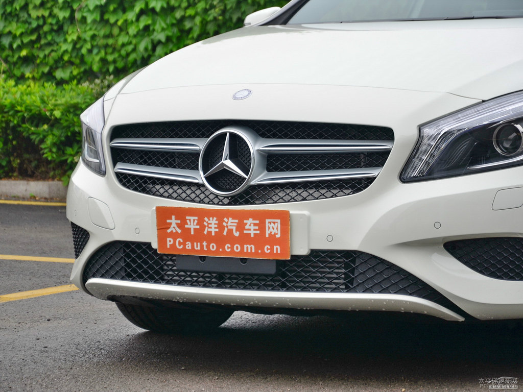 卷云白奔馳A級(進(jìn)口)車頭外觀圖片