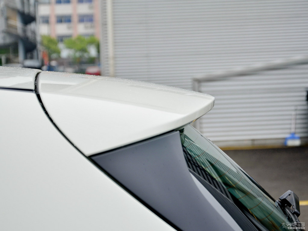 卷云白奔馳A級(jí)(進(jìn)口)車尾外觀圖片