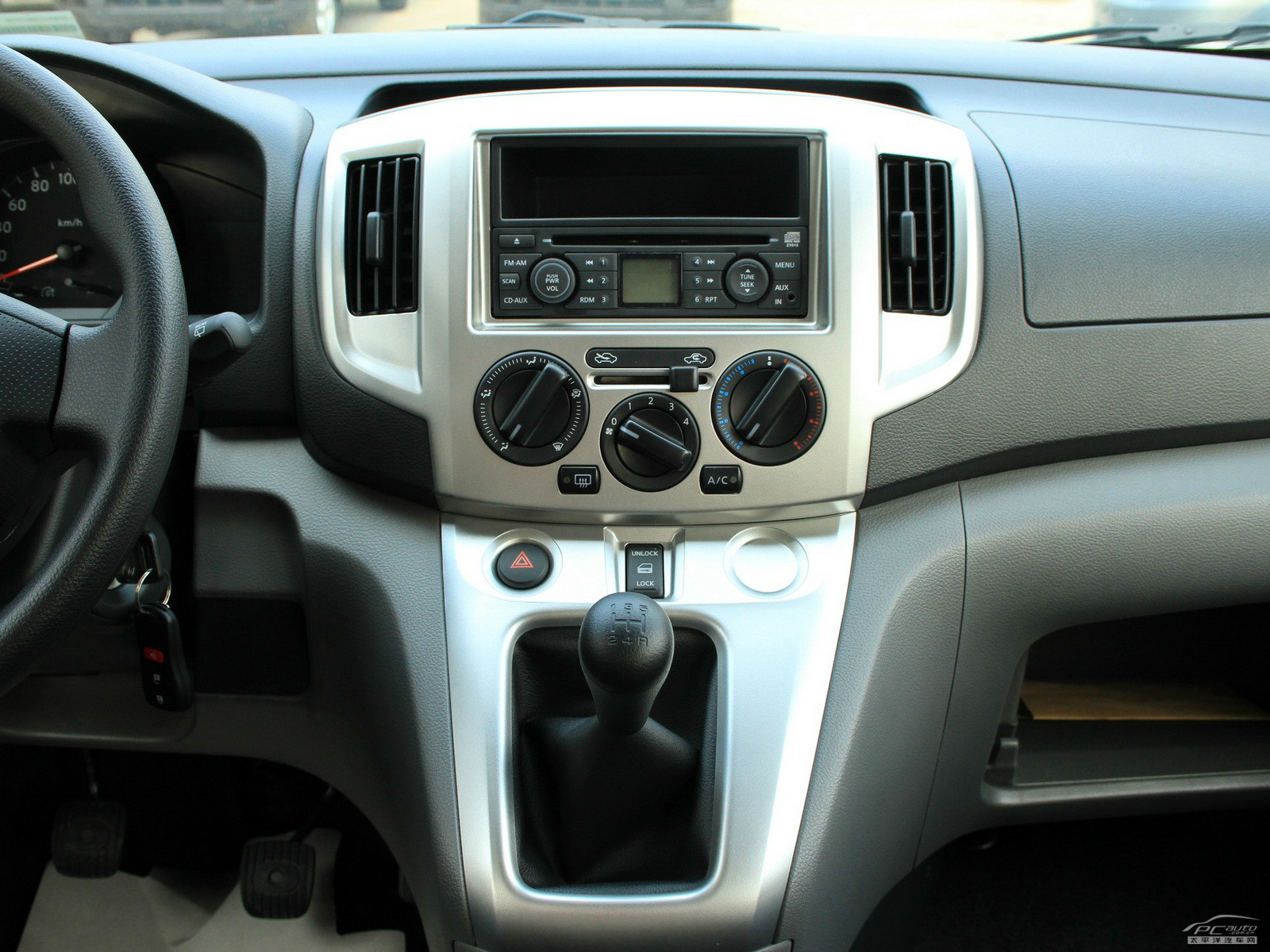 日產(chǎn)NV200內(nèi)飾高清大圖