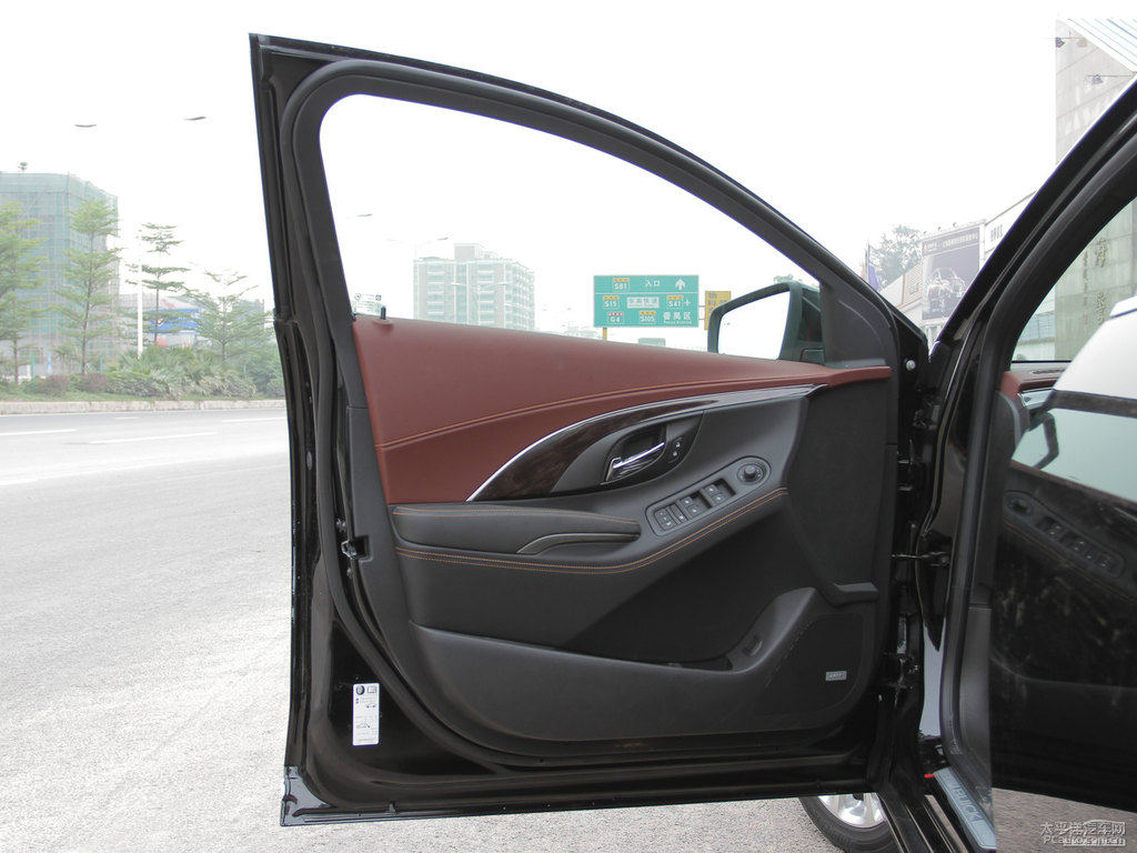 墨玉黑君越車廂內(nèi)飾圖片