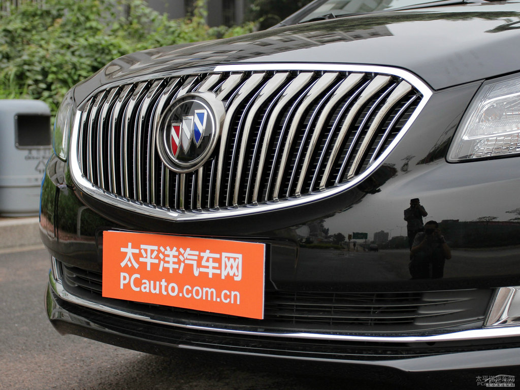 墨玉黑君越車頭外觀圖片