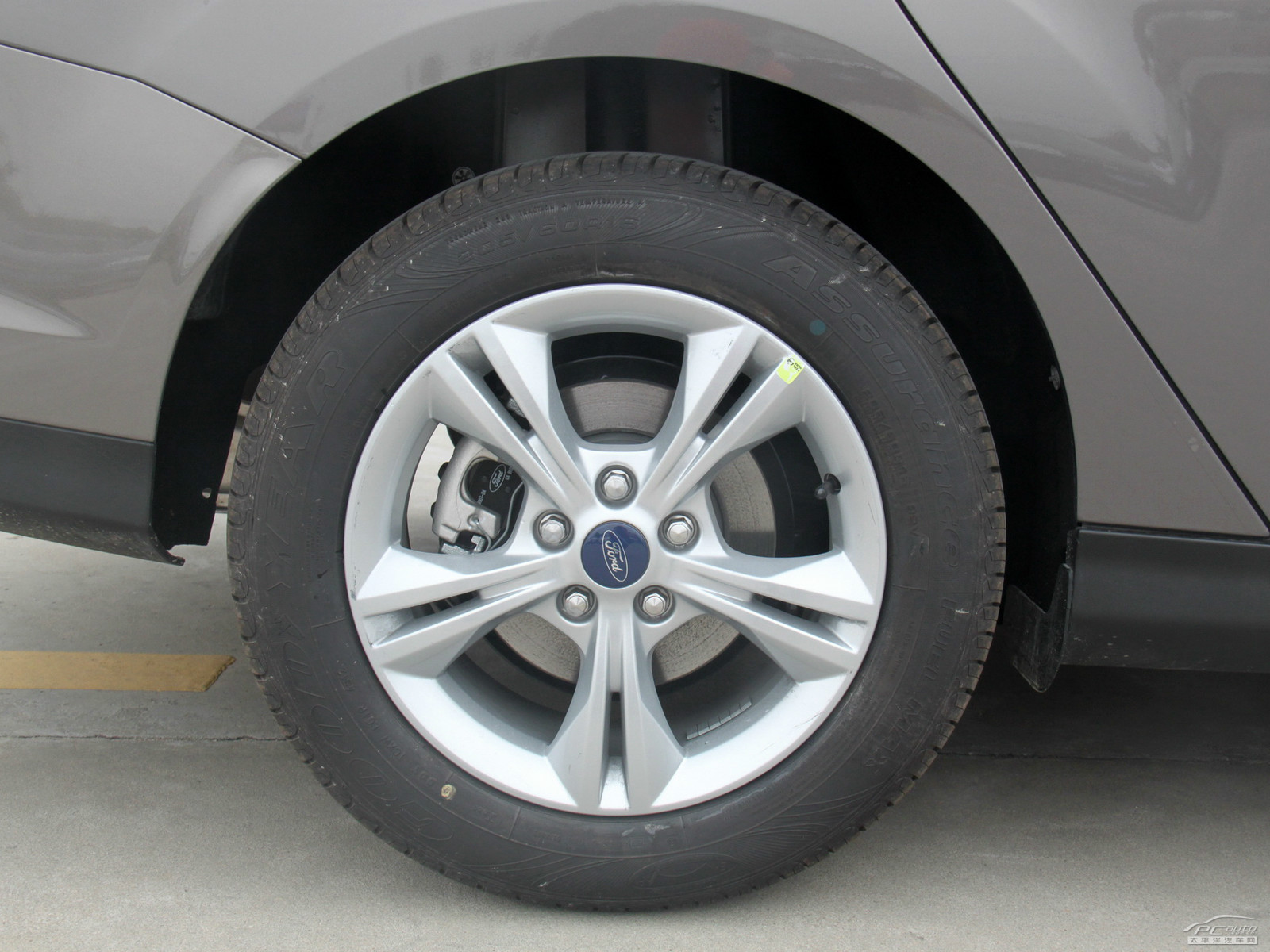 福克斯細(xì)節(jié)高清大圖